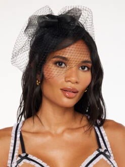 Mysterious Mood Fascinator