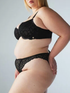 Savage Not Sorry High-Leg Lace Brazilian -Fashion Lingerie Store SAVAGE NOT SORRY HIGH LEG LACE BRAZILIAN UD2042965 0687 3 1200x1600 1